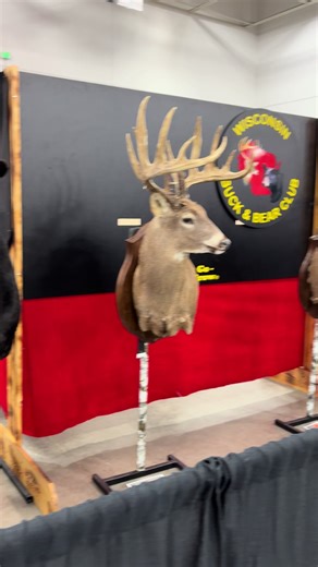 Wisconsin Buck & Bear Club at Milwaukee Sports Show