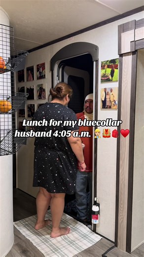 Hers current hyper-fixation 🥪 ✨ 30 second assembly. Kewpie mayo-panela cheese- smoked ham-tomato-red onion-pickled jalapeños-smashed avocado-black pepper. Would you try this? 😋 #sandwich #lunch #foodtiktok #easyrecipe #CapCut