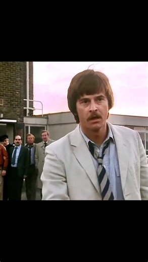 Flashback to 1979 and the first series of "Shoestring" for the BBC. #trevoreve #shoestring #eddieshoestring #classictv #crimedrama #detectives #bbcone #70s #80s #flashbackfriday | Trevor Eve