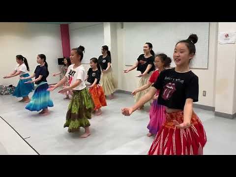 可愛く元気にフラダンスを踊る子供たち☆ケイキフラ（hula keiki）フラダンス教室ヘレヒア土浦キッズレッスン中！