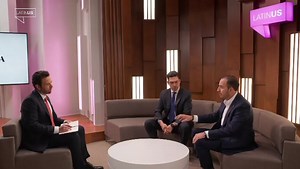 La casona del hijo de AMLO en Houston es como Odebrecth 2ª parte. Así lo denuncia la cúpula del PAN: no son iguales, son peores. Ve la entrevista en #Loret en Latinus Por cierto… ¿ya informó el presidente cuánto gana su hijo y quién pagó la casa? ¿seguimos esperando?: https://youtu.be/p4y1EotDwa8 | Carlos Loret de Mola