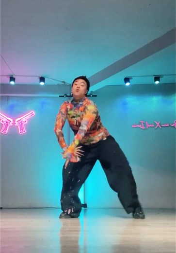 Dc: me #tiffunnyyy #hnxg #hanoixgirls #hnxgnextzen #xdanceeveryday #2ne1 #fire