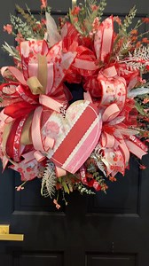 6.4K views · 125 reactions | What’s inside Makers Lab? → 6 New tutorials every week → Live sessions + replays → Encouragement, not pressure Say Makers Lab and we’ll send you the info! | DecoExchange | Facebook