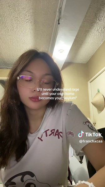 Understanding the Meaning of Asylum through Taylor Swift's Lyrics