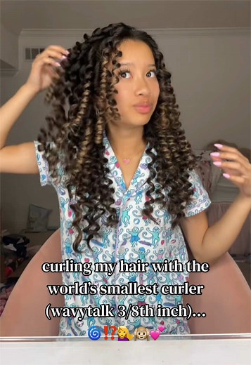trying the world’s smallest curler… in this video i’m using @wavytalkofficial ‘s microwaver! #bellaluu #hairtutorial #grwm #getreadywithme #curlyhair @Roller Rabbit