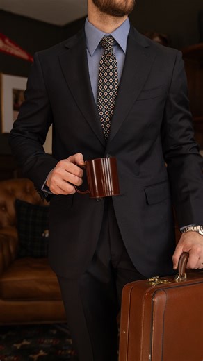 Hunter Vought on Instagram: "Booked and busy this week, wearing a full suit from @bananarepublic. A navy suit is fine but this navy houndstooth design takes things up a notch. It definitely makes your everyday navy suit a little more interesting! 🤌 #bananarepublicpartner #bananarepublic"