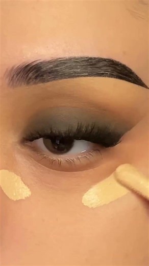 Warm brown Smoky Eyes#timeless Makeup Look #Brown Smoky Eyes that elevate any look
