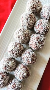 These coconut blueberry snowballs are the perfect holiday snack 🫐❄️ Created by @pineapplesandstrawberries using the Ninja Detect Kitchen System Power Blender Processor Pro Ingredients - 1 cup rolled oats - 1/3 cup unsweetened coconut flakes (toasted, if you prefer) - 2 tbsp ground flaxseed - 1 cup fresh blueberries - 3/4 cup dates, pitted (use the softest, squishiest dates you can find!) - Pinch of pink salt - Desiccated coconut, for rolling Method 1. Add all ingredients (except the desiccated 