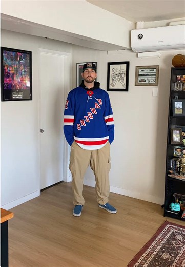 This weather is giving me whiplash #OOTD #fitcheck #outfit #fit #nyr