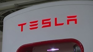 US probes whether Tesla Autopilot recall did enough to make sure drivers pay attention