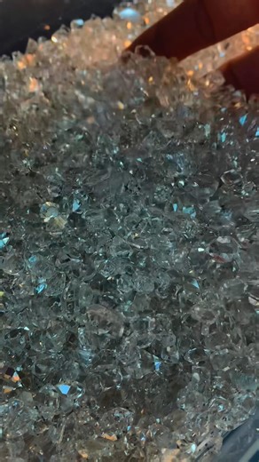 525K views · 13K reactions | Diamond Quartz 冀 #diamond #diamondquartz #minerals #crystals | Safi Minerals Int | Facebook