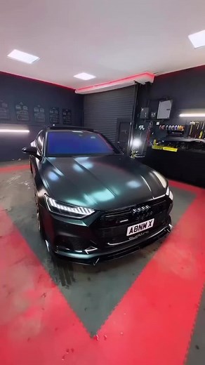 Head-up display upgrade on my Audi A7! #Audi #A7 #4K #spaceship #AudiRetrofits #22s #germancars #slammed #wrapped #satin