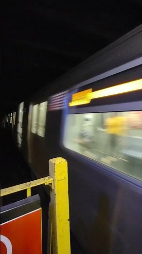 MTA subway: R143 (J) train Departing station + NYC subway Rat 🤢