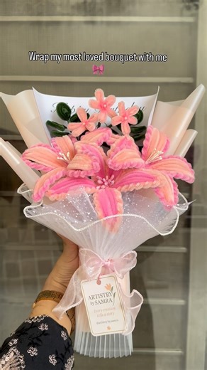 Artistry by Samra on Instagram: "The most satisfying part…wrapping my most loved bouquet💗 Save this for the perfect gift 💐 . . . . [bouquet wrapping, wrapping reel, wrap with me, pink bouquet wrap, perfect bouquet, perfect gift,gift ideas, gifts for her, gifts for him, gift shop Pakistan,creative gift, handmade bouquet,perfect for birthdays,pipe cleaner flowers, forever flowers, small business Pakistan, trending reel, viral reel, viral now, reel,explore page,artistry by samra] . . #bouquet #gi
