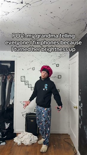 POV: turning my grandma’s brightness up and now I know how to fix phones #POV #Relatable #Shorts