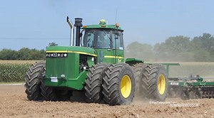 John Deere 8850 KINZE Re-Power 4WD Tractor in the field at 100 Years of Horsepower 2024 - The tractor is making tillage work with a McFarlane 5127. -- iOWNaFERGUSON