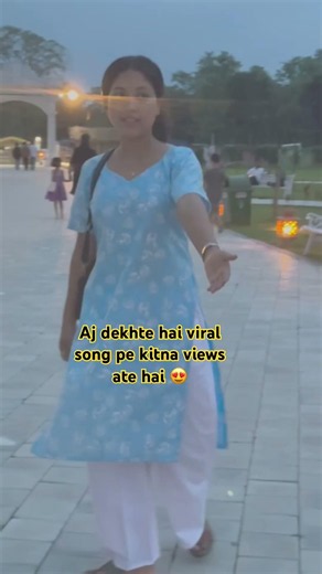 viral song pe sachme views ate hai ya nahi dekhte hai #lifeisbutadream #ap ka kehnahibanta#viralsong