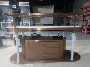 [Hot Item] Guangzhou Lome Display Glass Stainless Steel Jewelry Display Stand Jewelry Display Cabinet