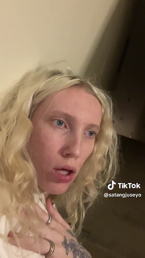 Colorful Description of a Lover