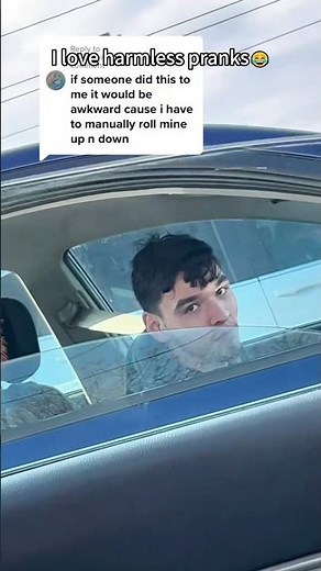 Rolling down your car window😂#funny #prank #laugh #vibe #usa
