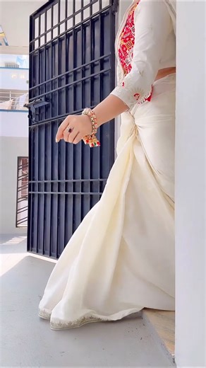 Introducing the "VitaWear SmartBand," a next-generation wearable gadget🎉#kajol #sanjaydutt #srk