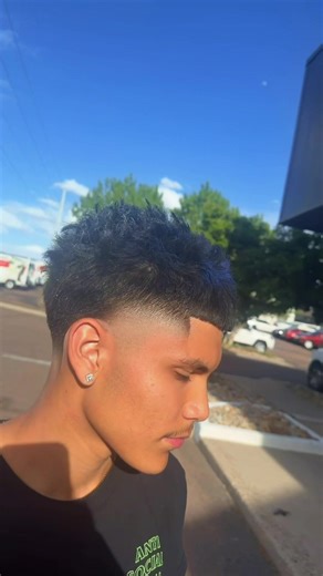 PRO TAPER NO PLACEMENT🫠🫠 . . WORK DONE BY: VicBlessedHandz_ (IG) . . #barber #viral #fyp #barberbattle #fypシ