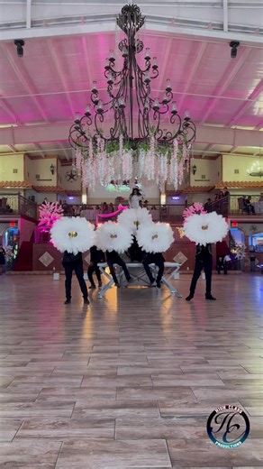 Aliyah Jefferson's Stunning Surprise Dance Performance