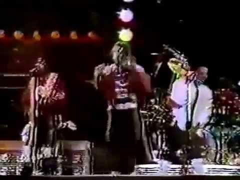 Michael Jackson & Eddie Van Halen - Beat It Live (1984)