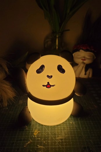 DIY Cute Panda Lamp from Waste Bulbs