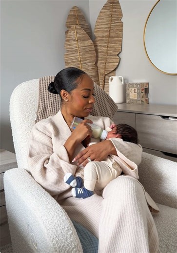 Mom advice comes from everywhere—and it can get overwhelming fast. When I finally asked my friends during my first pregnancy what actually worked, they all agreed @Dr. Brown's is a must have for bottles. The Dr. Brown’s Options Narrow Glass Baby Bottles make feeding easier and give me peace of mind when I need it most. When it came time to choose a bottle for baby #2, there was no question - I was going to use Dr. Browns again! @scarymommy #ad