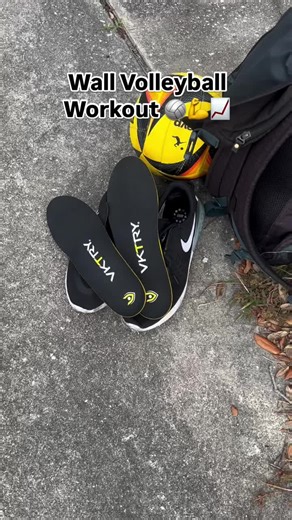 Try out this wall volleyball workout! And, of course, make sure to give VKTRY insoles a try when you do the workout 💪🏐📈 🎥 @wallvolleyball #VKTRYPartner#volleyballplays #volleymeme #volleyball #volley #volleyballplayer #volleyballgirls #volleyball🏐 #beachvolleyball #beachvolley #mensvolleyball #provolleyball #haikyuu #wallvolleyball #volleyballcoaching #volleyballvideos #ad