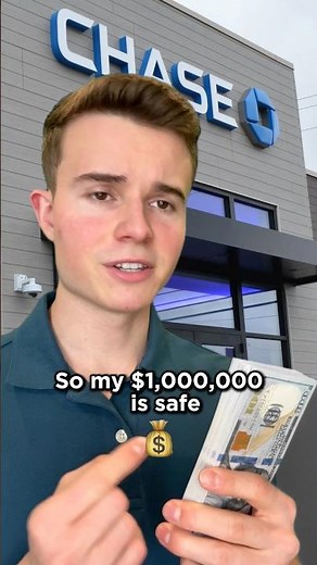 How Banks Actually Work! 🤑 #money #banks #finance