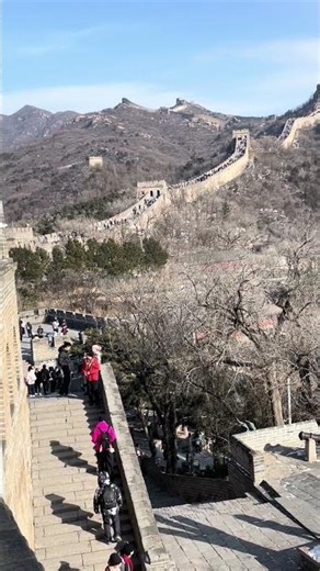 Red Flag over Badaling (Great Wall). 八达岭上的红旗（长城）