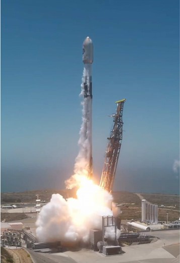 LIFTOFF! SpaceX launches Tranche 1 into Orbit from California #SpaceX #Falcon9 #fyp