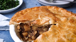 9.3K views · 51 reactions | This is a PROPER PIE. Chris LOVES  this pie, probably his all time favourite pie... This Rich and tasty slow cooked steak pie with potatoes is ultimate comfort food. Full Recipe including hints and tips here: https://www.kitchensanctuary.com/steak-pie/ | Kitchen Sanctuary | Facebook