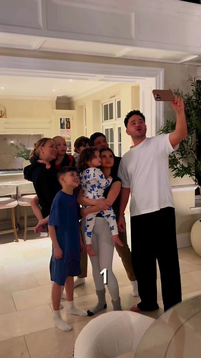 727K views · 14K reactions | Our boys back home❤️️ #loveisland #homecoming #ThomasFamily | The Thomas Family | Facebook