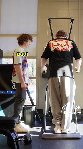 THIS IS NOT FOR TRICEPS AT ALL #gym #fitness