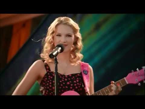 Magnolia (Claudia Lee) sings in Hart of dixie