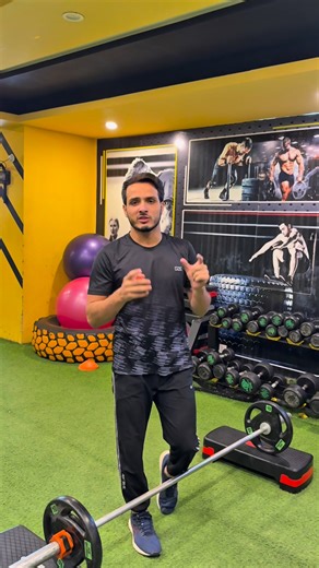 Hello Fast Bowler’s try to 💥One Leg Deadlift ✅ Benefits for Fast Bowlers • Improves balance & stability • Strengthens hamstrings & glutes • Enhances front-foot landing stability • Reduces risk of lower-back & hamstring injury • Helps generate more power in run-up and delivery ✅ Key Tips ✔ Keep back straight (don’t round) ✔ Move slowly & control the motion ✔ Don’t twist your hips ✔ Breathe naturally ✅ Reps / Sets 3 sets × 8–12 reps per leg Follow for more best videos #fastbowling #speed #trainin