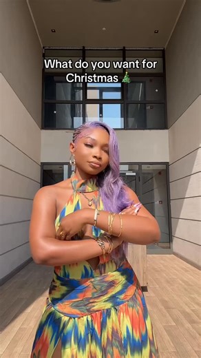 Guchi Guchi on Instagram: "Just Gimme the money 🫴🏼💵"