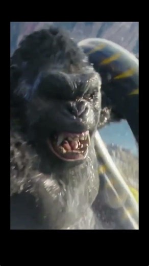 KONG ES ATACADO POR UNA SERPIENTE GIGANTE #animalessalvajes