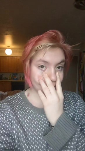 #stitch with @almondmilk4life Katy Perry has since said she regrets putting queer women in that light, still it's just weird #ikissedgirl #queer