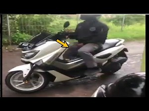 VIRAL SEORANG PRIA melakukan hal yang tidak senonoh DITEMPAT UMUM