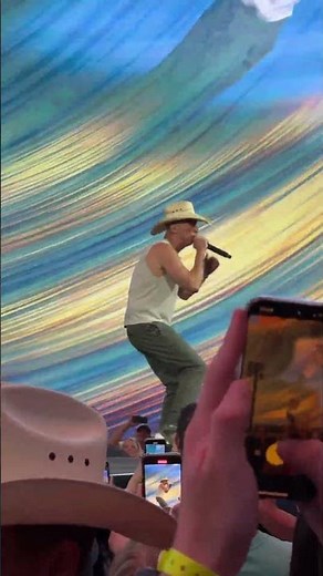 Kenny Chesney Up Close at Las Vegas Sphere Opening Night | Unmatched Energy & Performance!