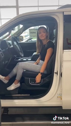 Check out our #FavFeatures of the #2021 #Ford #expedition #max #roadtripready #testdrivetoday #builtfordtough #carsoftiktok #universal #yyccar