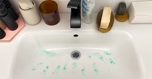 The Viral Spin Scrubber Is the Worst Cleaning Tool We’ve Ever Tested