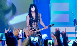 Paul Stanley Guitars & Gear List (2025 Update) - Guitar Lobby