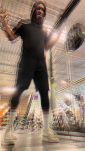 Leg day!! I still have so much room for improvement. Should I do a workout stream soon!? 🤔 let me know in the comments 👇🏽#fitness #workout #legday #fittok