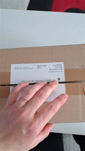 Let's go!!! C'est parti pour le test. Pour dire adieu aux tâches tenaces... je vais tester la nouvelle lessive Skip! A très vite pour les résultats !🤞 Produit offert pour donner un avis réel et sincère. Collaboration commerciale non rémunérée #testsetavisdemamankoala #trnd #skip #skiplessive #tests #avis