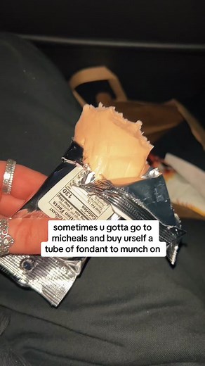 Is Fondant Edible? Exploring the Different Types of Fondant